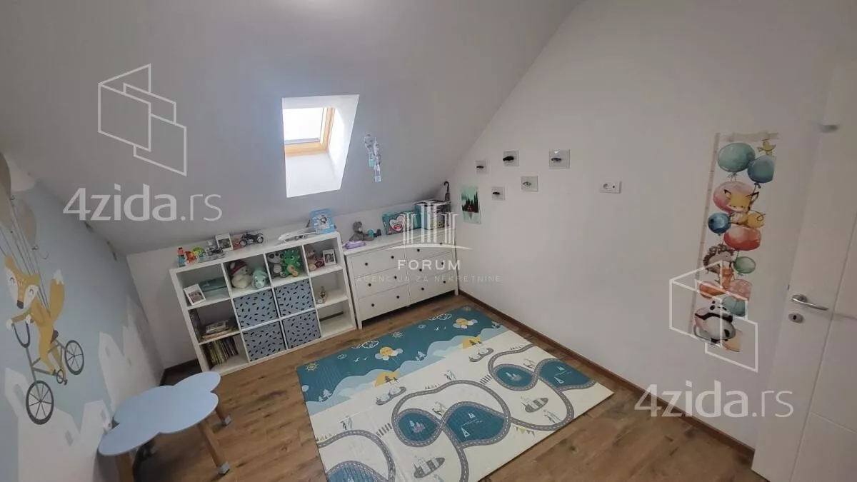 Četvoroiposoban stan | 4zida