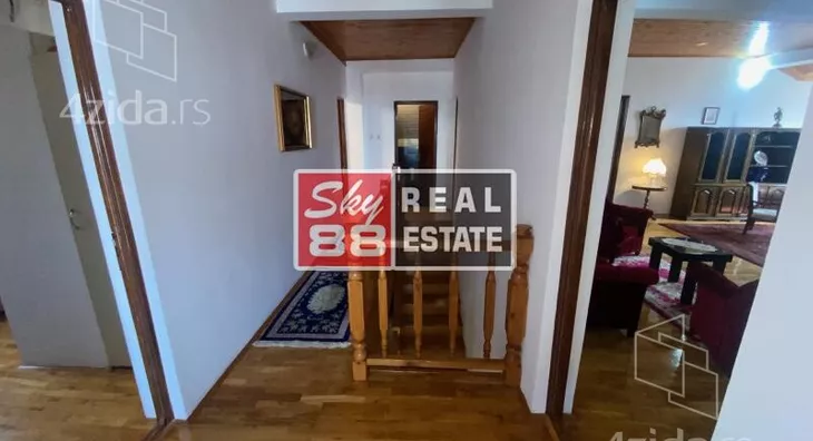 Šestosoban stan | 4zida