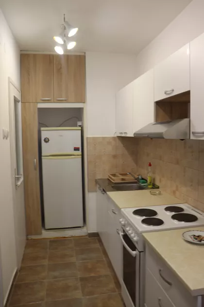 Dvadesetsedmog Marta 31 | 4zida.rs