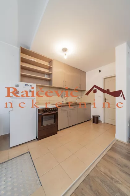 Cara Dusana | 4zida.rs