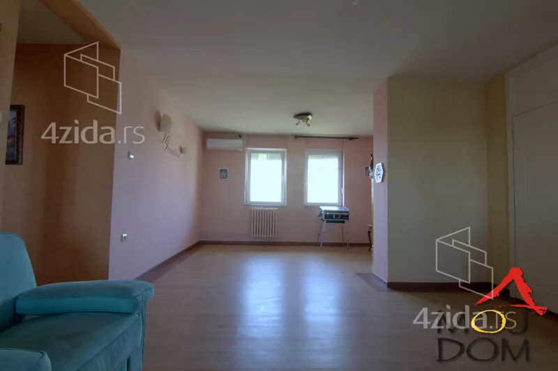 Petosoban stan | 4zida