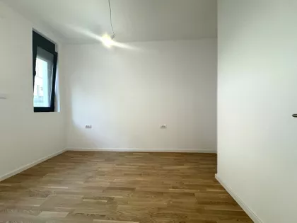 Sazonova | 4zida.rs