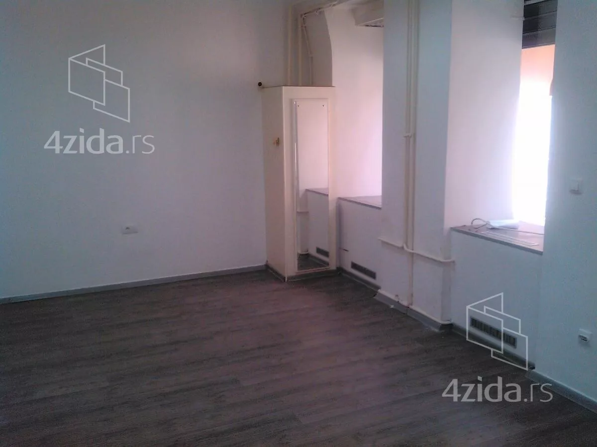 Lokal | 4zida