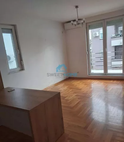 Miklošićeva | 4zida.rs