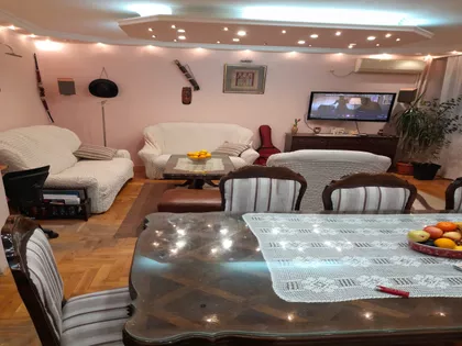 Dragana Rakića 49 | 4zida.rs