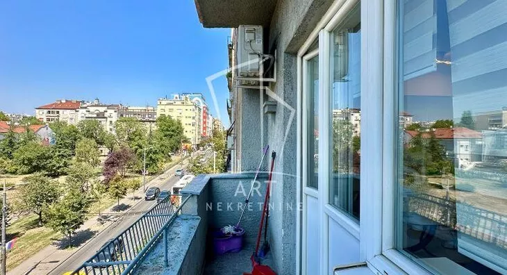 Četvoroiposoban stan | 4zida