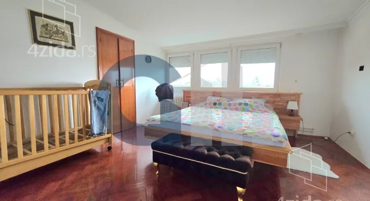 Petosoban stan | 4zida