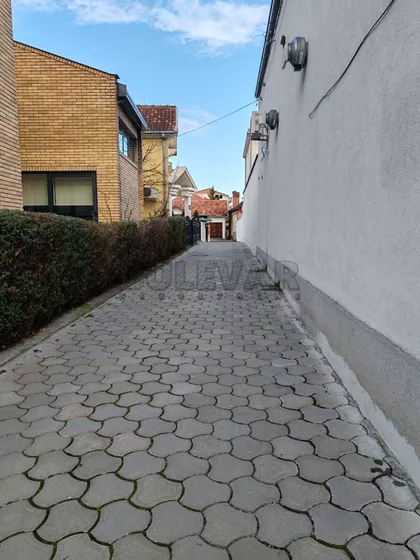 Karađorđeva | 4zida.rs