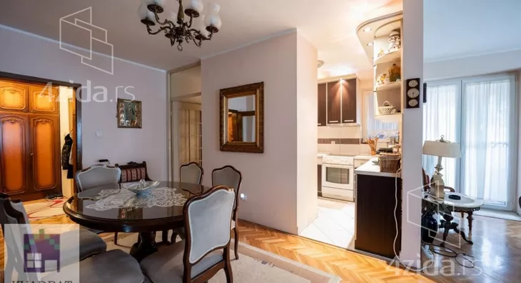 Troiposoban stan | 4zida