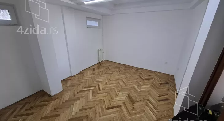 Šestosoban stan | 4zida