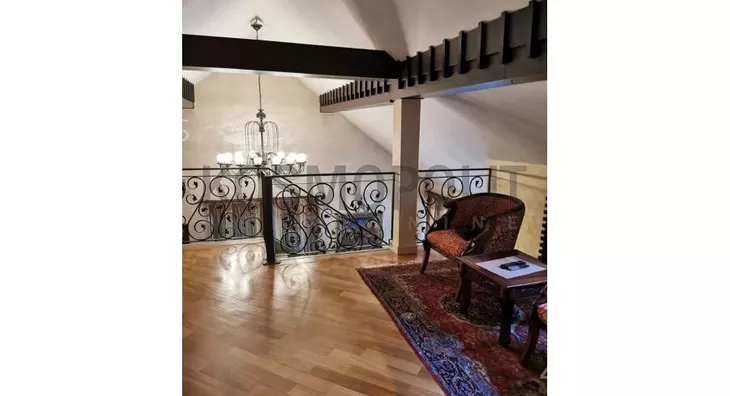 Šestosoban stan | 4zida