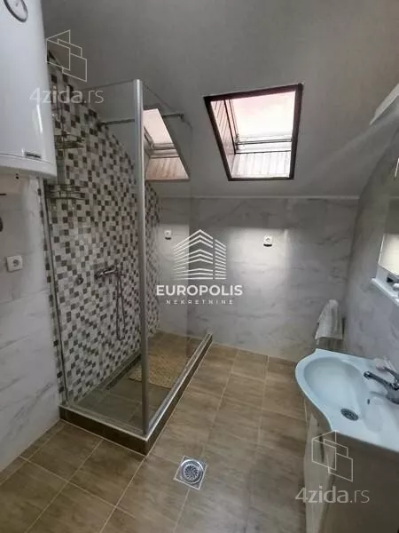 5-etažna kuća | 4zida