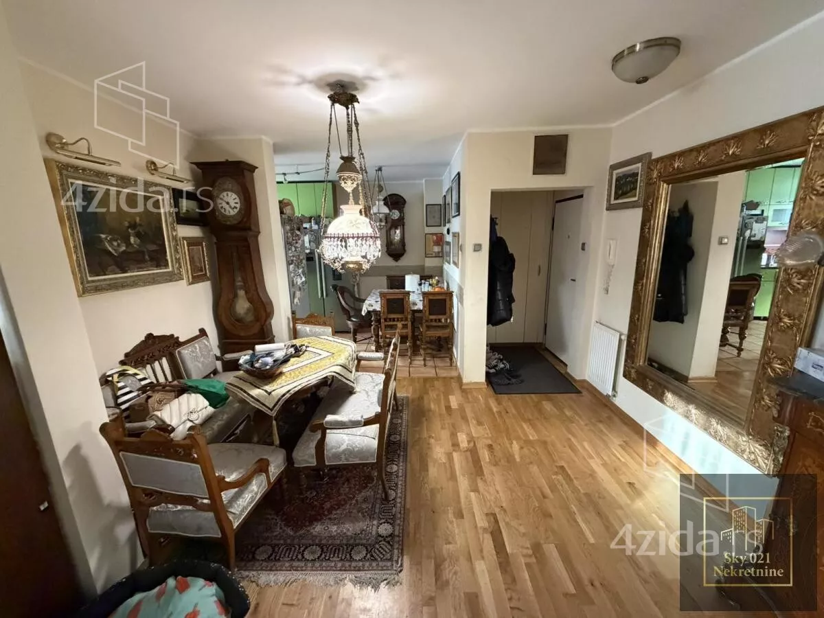 Četvoroiposoban stan | 4zida