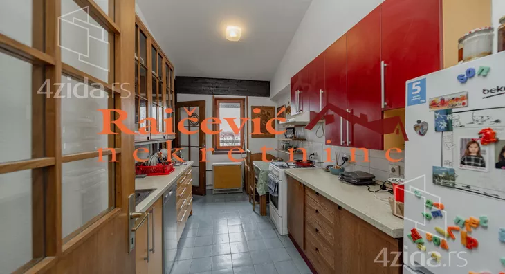 Troiposoban stan | 4zida