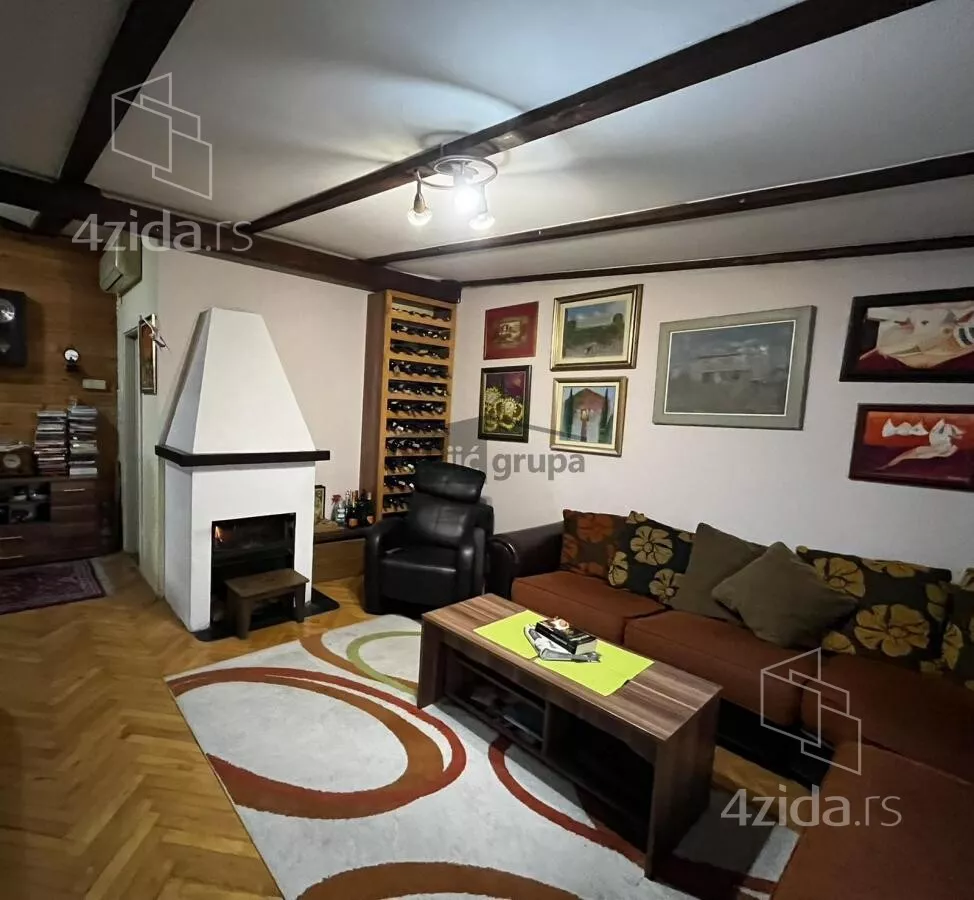 Šestosoban stan | 4zida