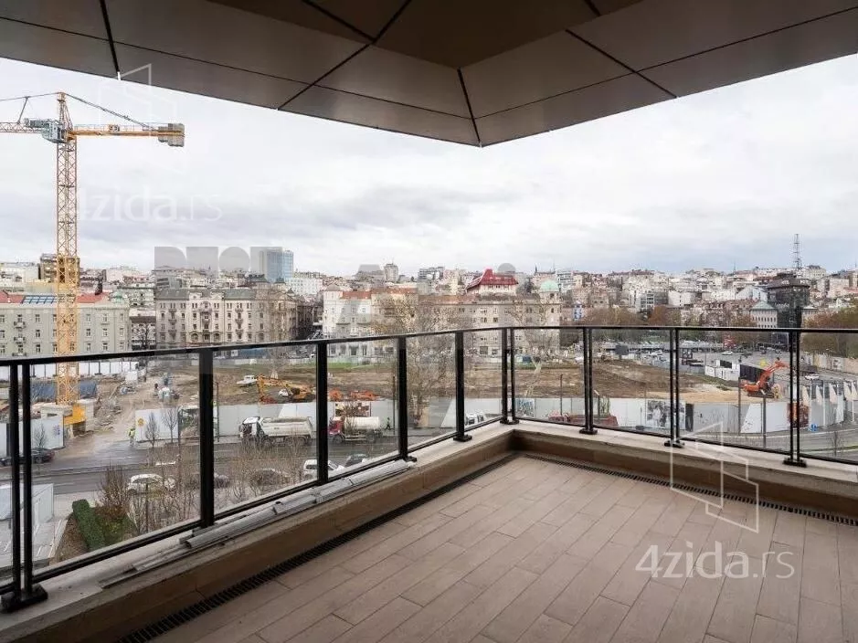 Petosoban stan | 4zida