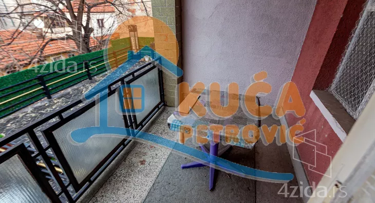 Troiposoban stan | 4zida