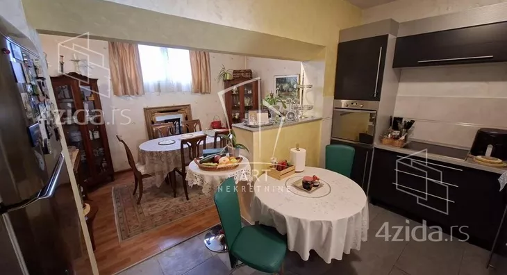 3-etažna kuća | 4zida