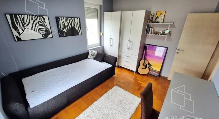 Šestosoban stan | 4zida