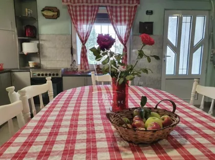 Spomenička | 4zida.rs