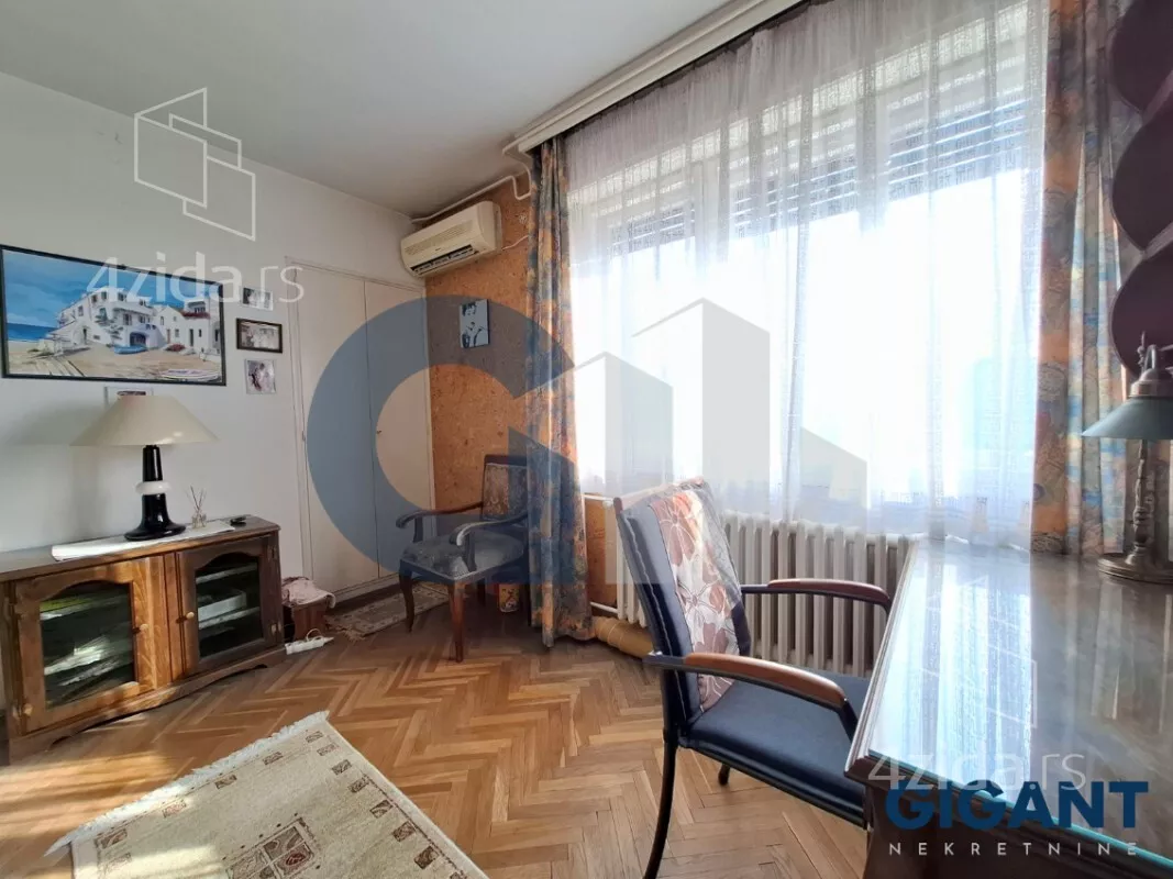 Četvoroiposoban stan | 4zida