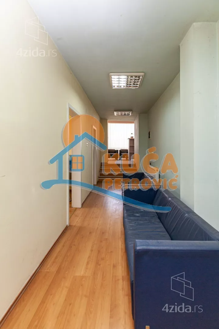 Lokal | 4zida