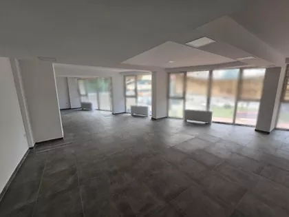 Crveni Pevac | 4zida.rs