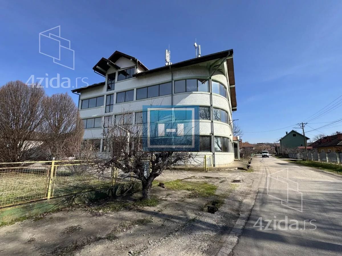 Poslovni prostor | 4zida