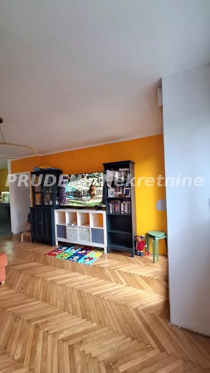 Pariske komune | 4zida.rs