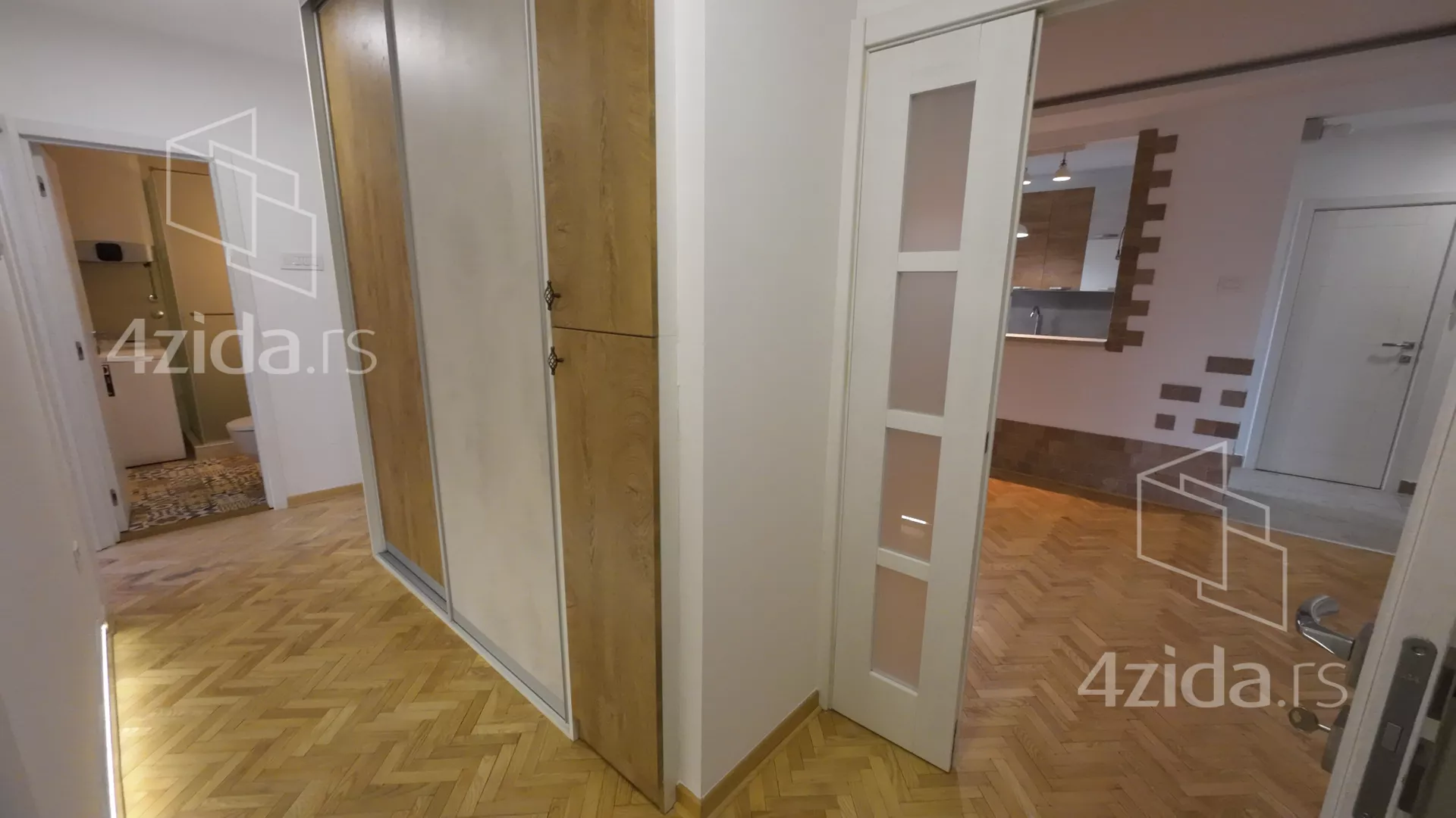 Četvoroiposoban stan | 4zida