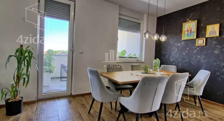 Četvoroiposoban stan | 4zida