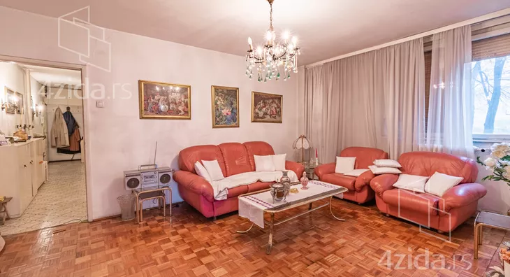 Troiposoban stan | 4zida