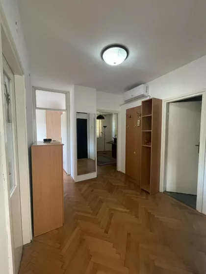 Ustanička | 4zida.rs