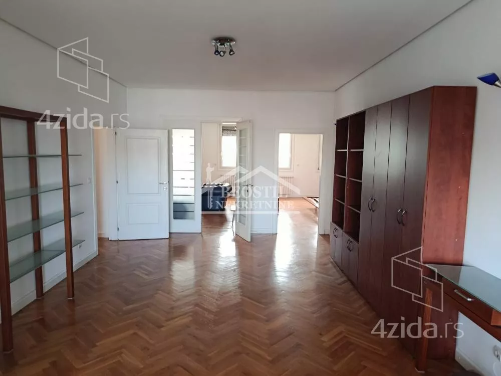 Šestosoban stan | 4zida