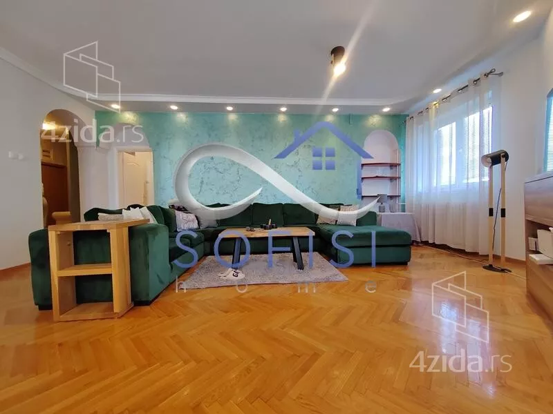 Četvoroiposoban stan | 4zida