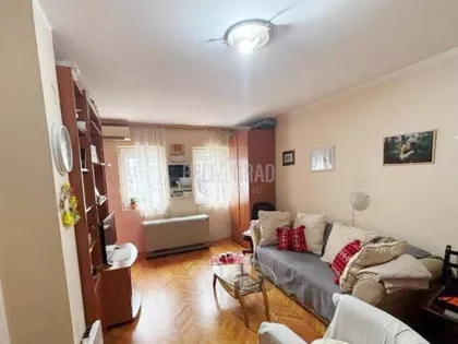 Bata Lakina | 4zida.rs