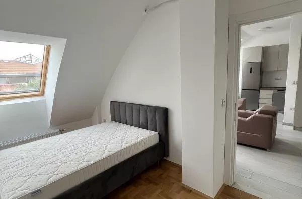 Šestosoban stan | 4zida