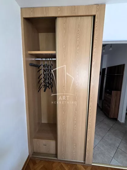 Zmaj Jovina | 4zida.rs