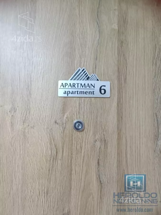 Jednoiposoban stan | 4zida