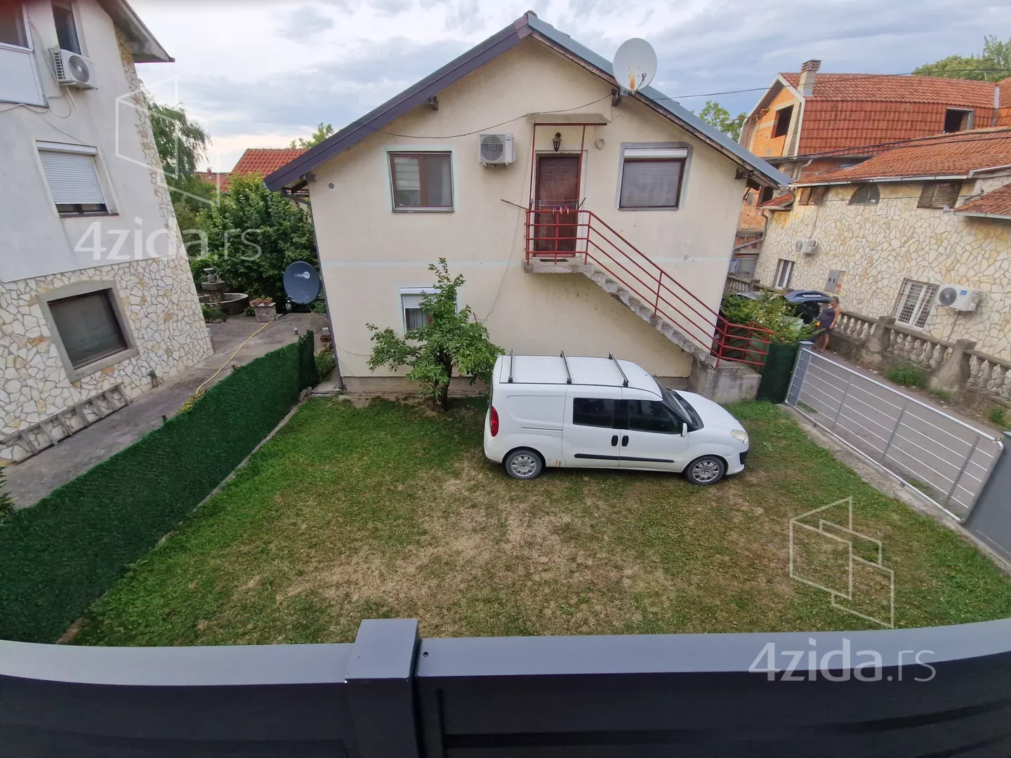 Troiposoban stan | 4zida