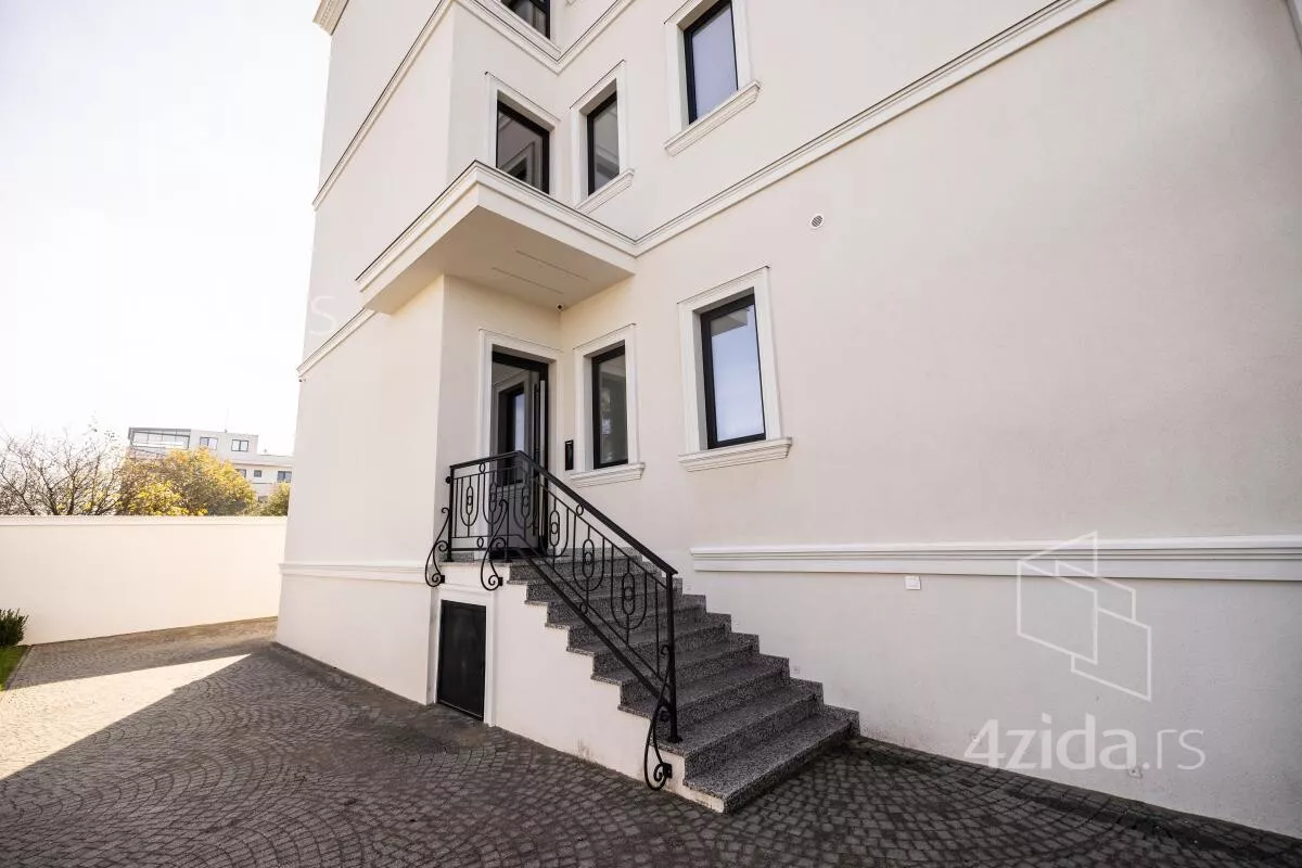 Petosoban stan | 4zida