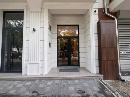 Trg Komenskog 4 | 4zida.rs