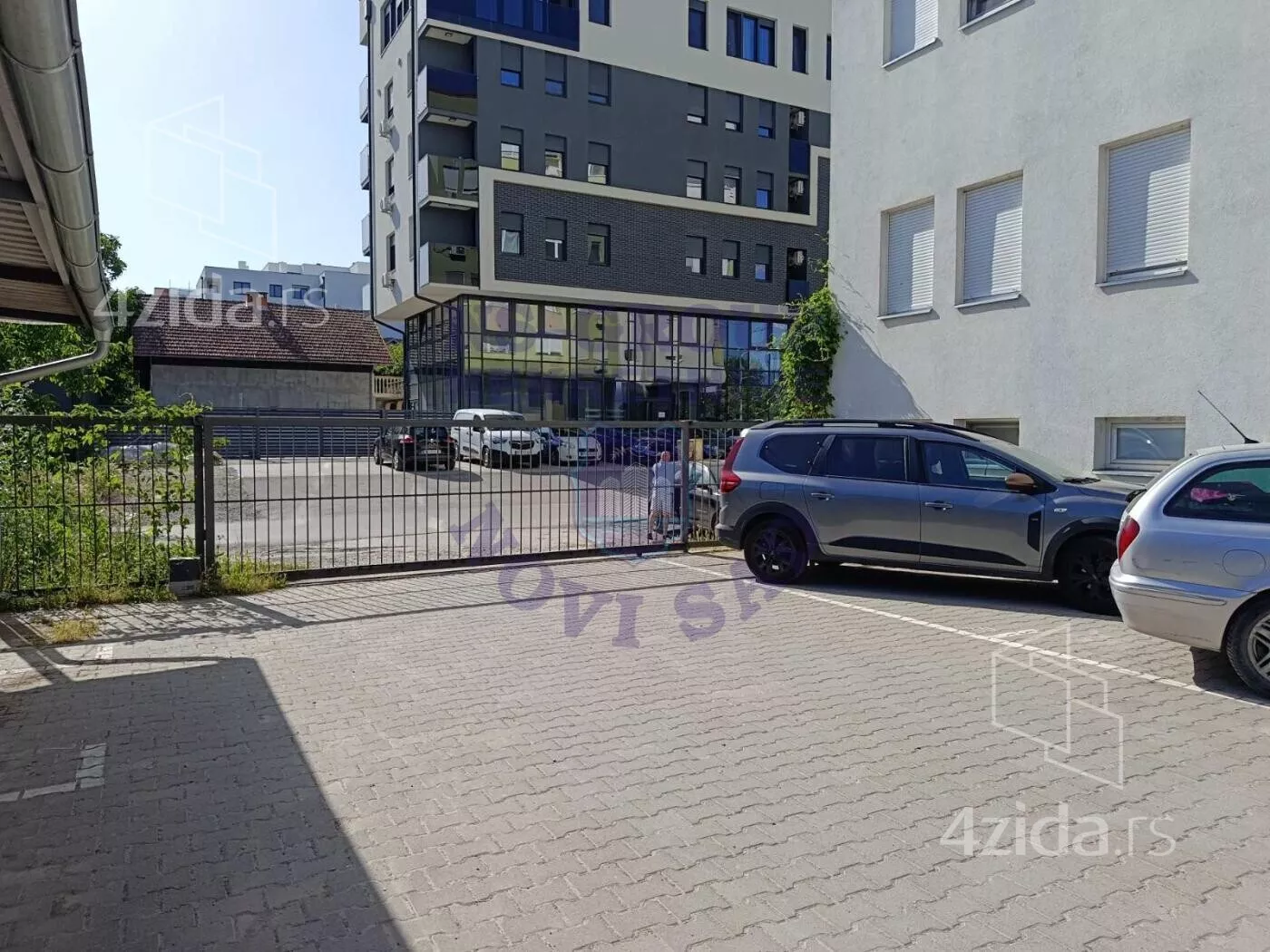 Parking | 4zida