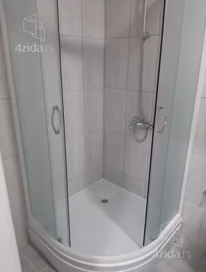 Šestosoban stan | 4zida