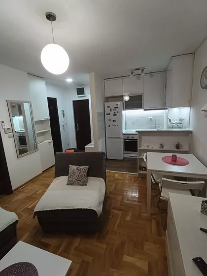 Vojvode Vlahovića Zvezdara | 4zida.rs