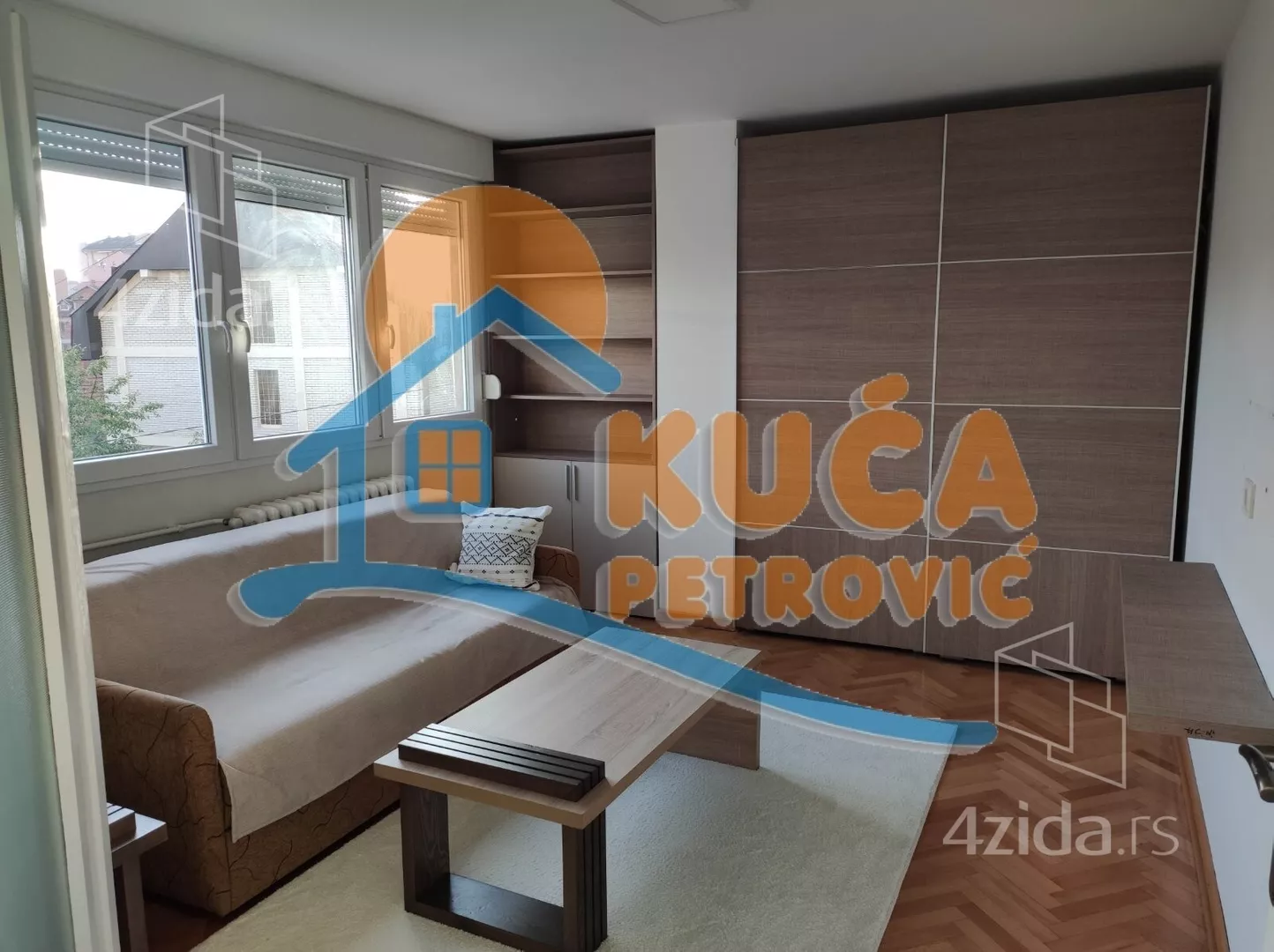 Jednoiposoban stan | 4zida