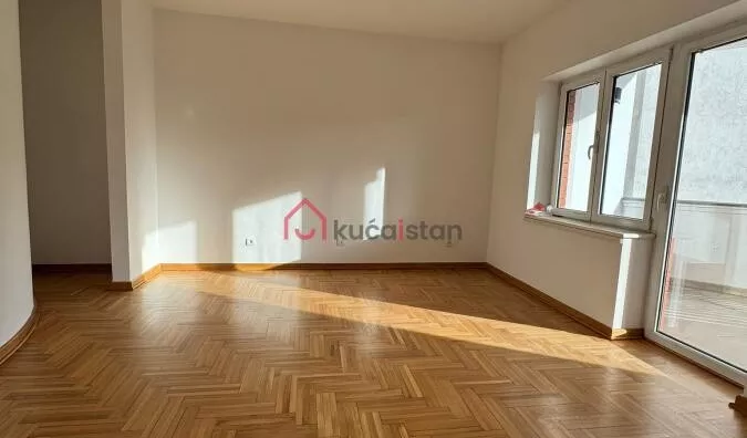 Poslovna zgrada | 4zida