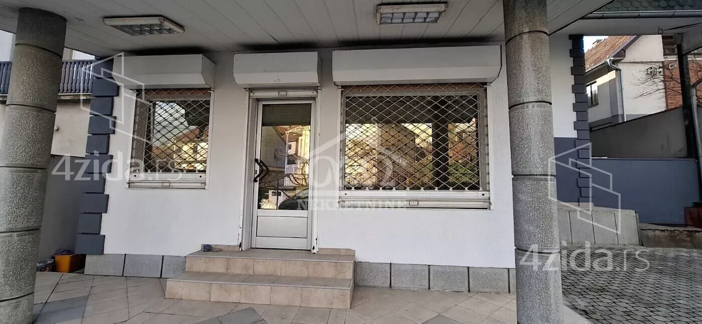 Poslovna zgrada | 4zida