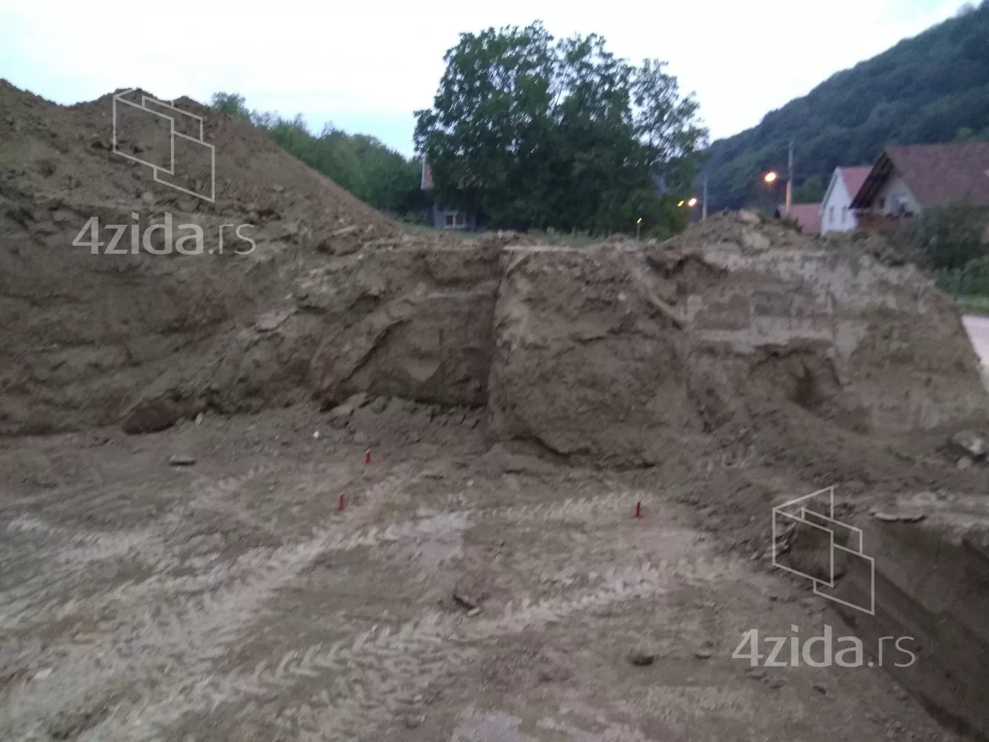 Građevinsko zemljište | 4zida