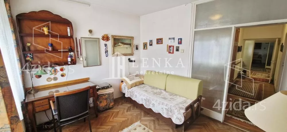 Četvoroiposoban stan | 4zida